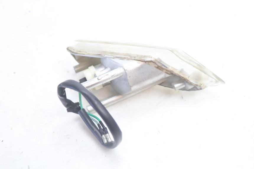 photo de CLIGNOTANT AVANT DROIT KYMCO AGILITY 4T 50 (2005 - 2018) - Autre angle de vue