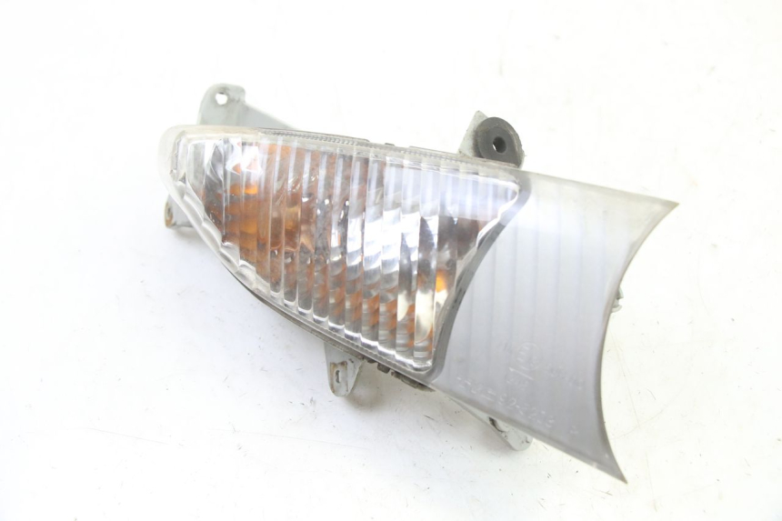 photo de CLIGNOTANT AVANT DROIT SUZUKI BURGMAN 125 (2007 - 2014)