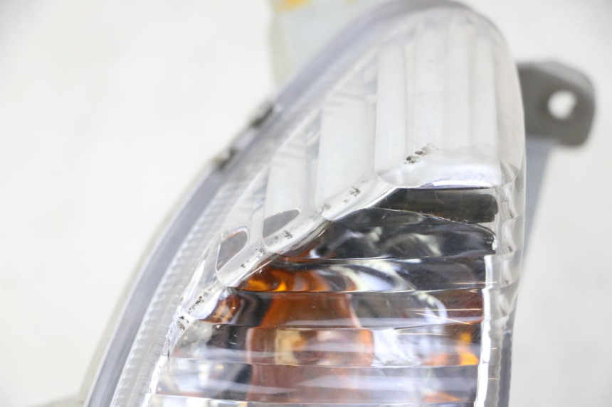 photo de CLIGNOTANT AVANT DROIT SUZUKI BURGMAN 125 (2007 - 2014)