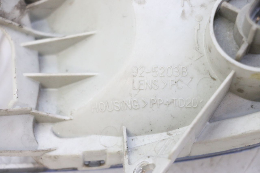 photo de CLIGNOTANT AVANT DROIT SUZUKI BURGMAN 125 (2007 - 2014)