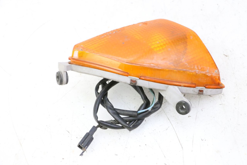 photo de CLIGNOTANT AVANT DROIT HONDA CBR F SC25 1000 (1989 - 1992)
