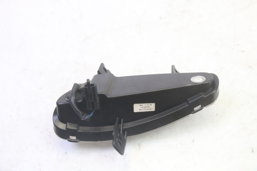 photo de CLIGNOTANT AVANT DROIT PEUGEOT DJANGO 4T 50 (2014 - 2019) - Autre angle de vue