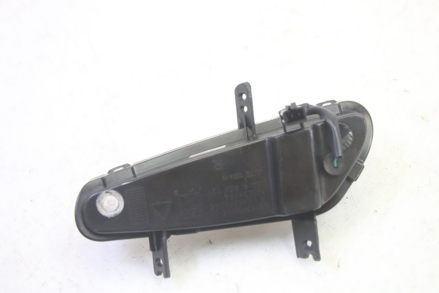 photo de CLIGNOTANT AVANT DROIT PEUGEOT DJANGO 4T 50 (2014 - 2019) - Gros plan technique