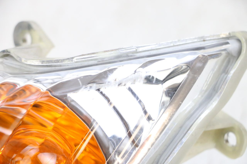 photo de CLIGNOTANT AVANT DROIT MBK FLAME X 125 (2007 - 2016) - Points de fixation