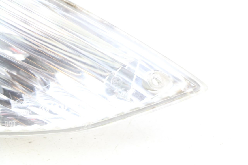 photo de CLIGNOTANT AVANT DROIT PIAGGIO FLY 100 (2006 - 2010) - Points de fixation