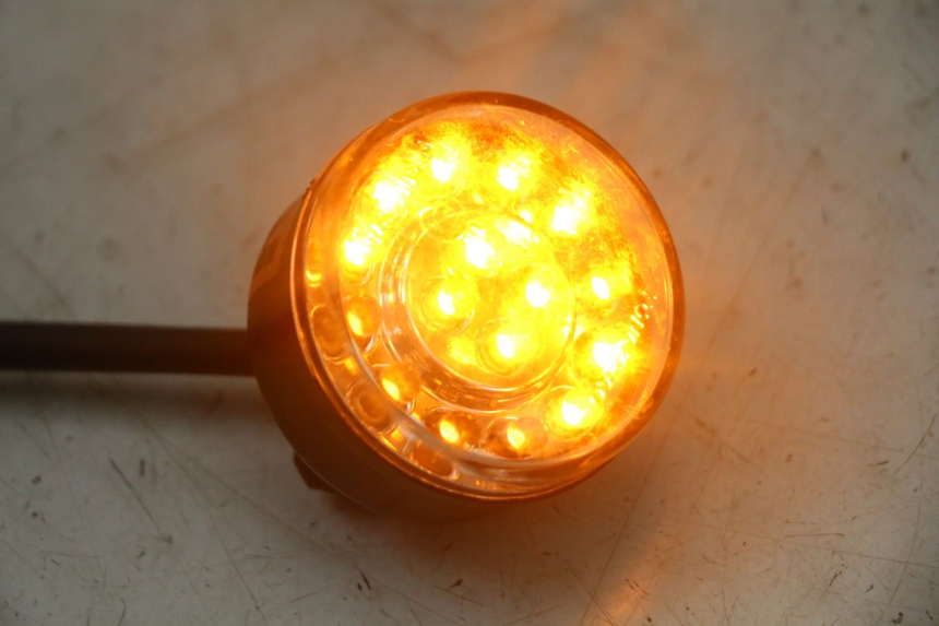 photo de CLIGNOTANT AVANT DROIT HYTRACK ST 170 (2020 - 2024)