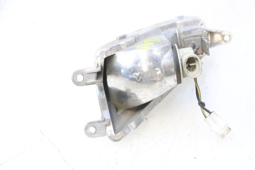 photo de CLIGNOTANT AVANT DROIT PIAGGIO LIBERTY IGET 4T 50 (2015 - 2020) - Gros plan technique