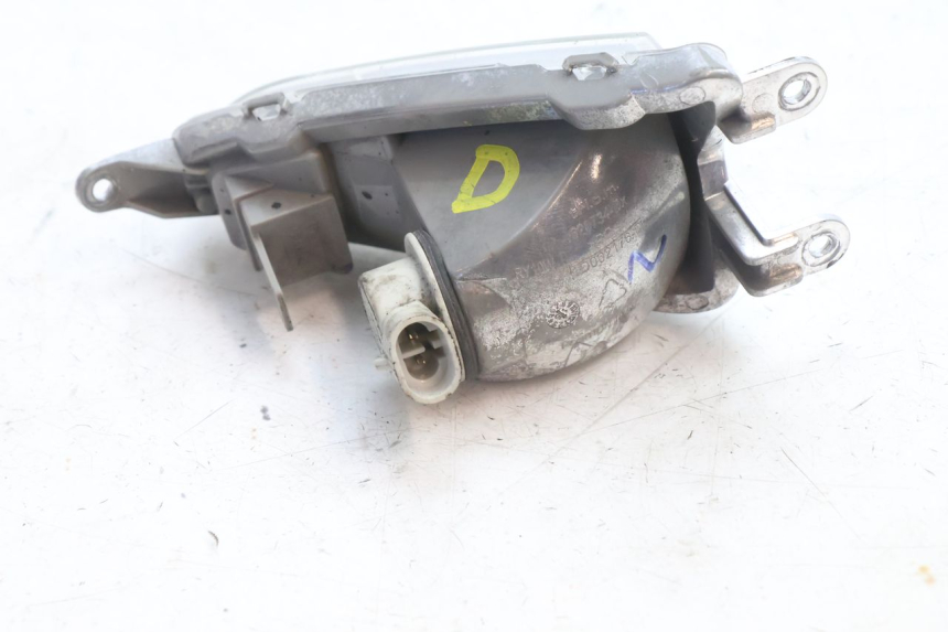 photo de CLIGNOTANT AVANT DROIT PIAGGIO LIBERTY IGET 4T 50 (2021 - 2025) - État de surface