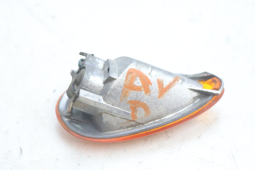 photo de CLIGNOTANT AVANT DROIT PIAGGIO LIBERTY 50 (1998 - 2003) - Autre angle de vue