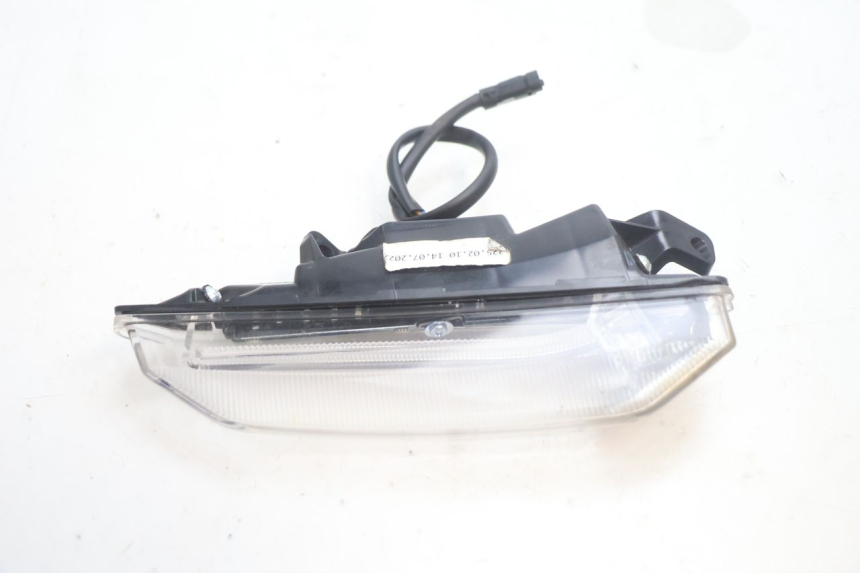 photo de CLIGNOTANT AVANT DROIT PIAGGIO MP3 HPE 530 (2022 - 2026) - Gros plan technique
