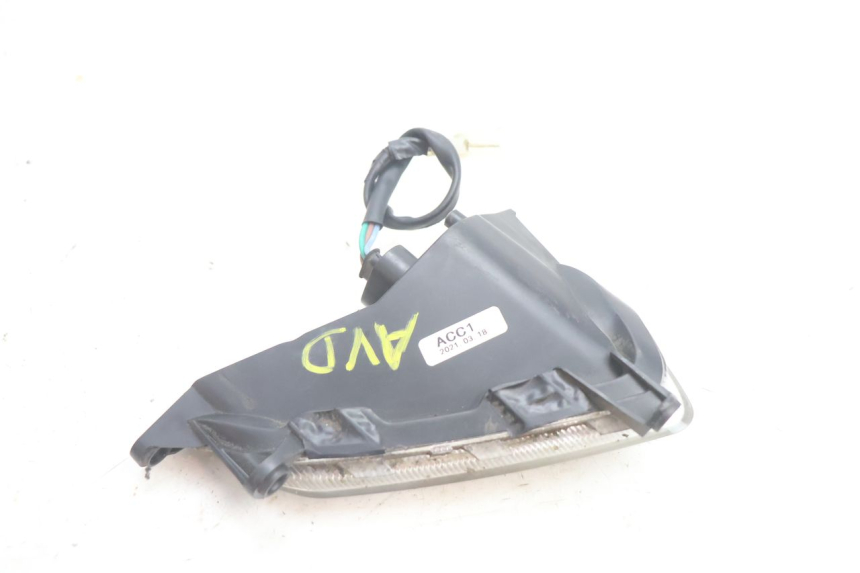 photo de CLIGNOTANT AVANT DROIT KYMCO LIKE 4T 50 (2019 - 2025) - Gros plan technique