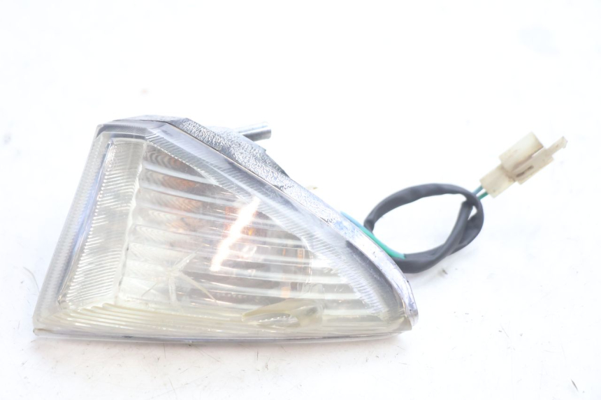 photo de CLIGNOTANT AVANT DROIT IMF INDUSTRIE NEW PACH 2T 50 (2014 - 2020) - Zoom état d’usage