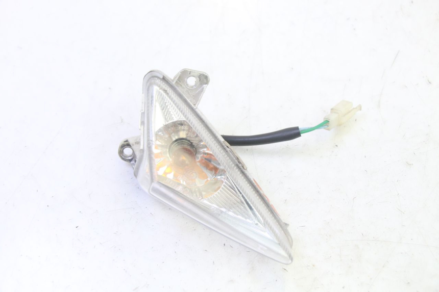 photo de CLIGNOTANT AVANT DROIT SYM ORBIT III 3 4T 50 (2021 - 2025) - Détail de la pièce