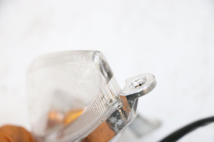 photo de CLIGNOTANT AVANT DROIT SYM ORBIT III 3 4T 50 (2018 - 2021) - Autre angle de vue