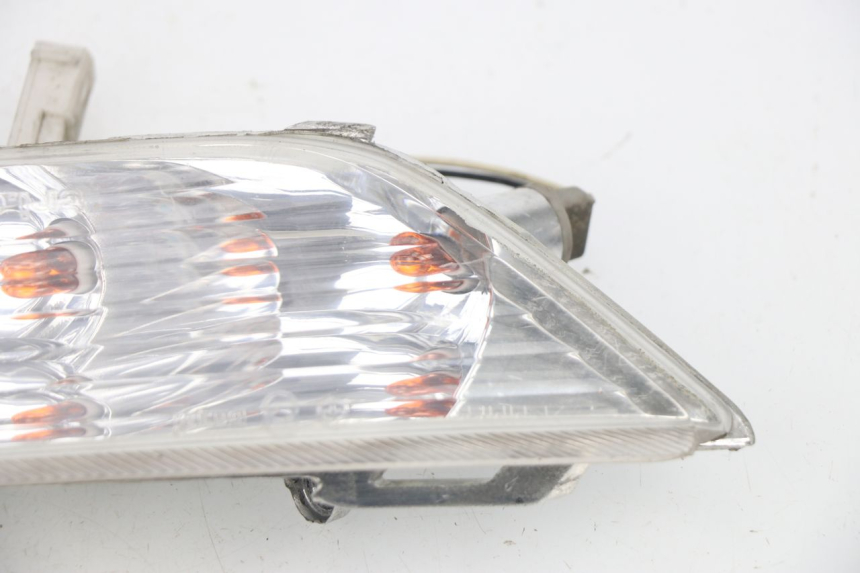 photo de CLIGNOTANT AVANT DROIT PIAGGIO X8 400 (2006 - 2007)