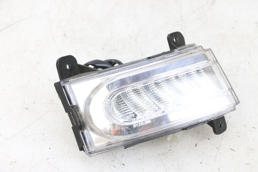 photo de CLIGNOTANT AVANT DROIT EFUN PUSA 1 - Vue principale