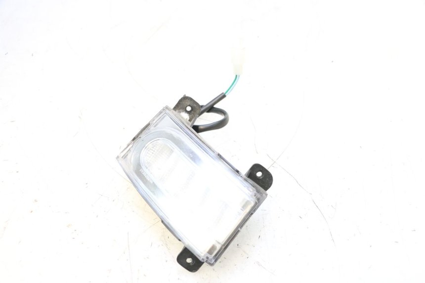 photo de CLIGNOTANT AVANT DROIT EFUN PUSA 1 - Autre angle de vue