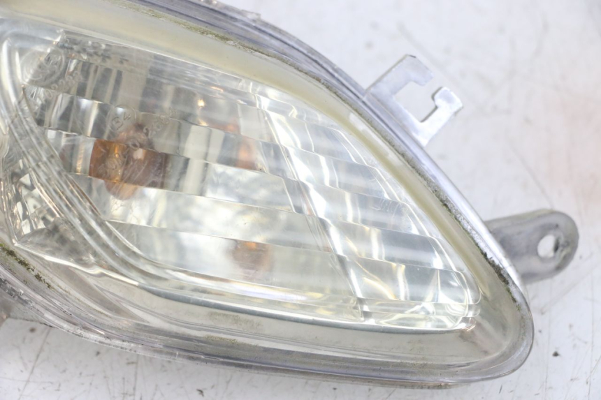 photo de CLIGNOTANT AVANT DROIT JM MOTORS SANTANA 50 (2014 - 2023) - Points de fixation