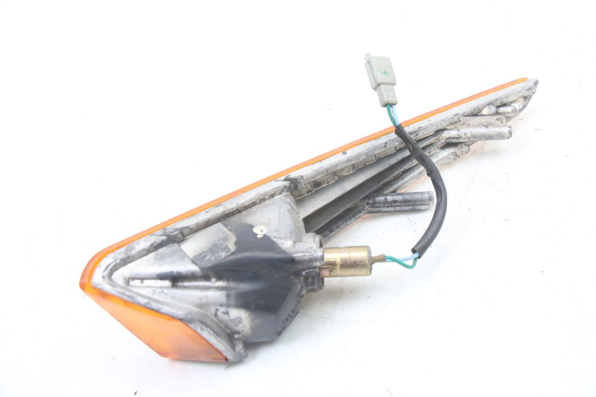photo de CLIGNOTANT AVANT DROIT HONDA SCV LEAD 100 (2003 - 2007) - Vue d’ensemble
