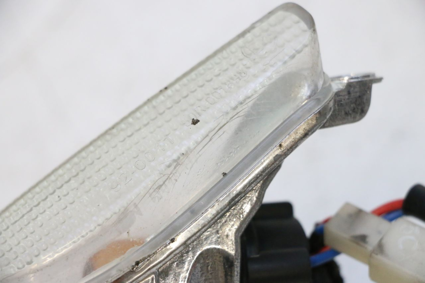 photo de CLIGNOTANT AVANT DROIT APRILIA SR 2T 50 (2012 - 2017) - Détail de la pièce