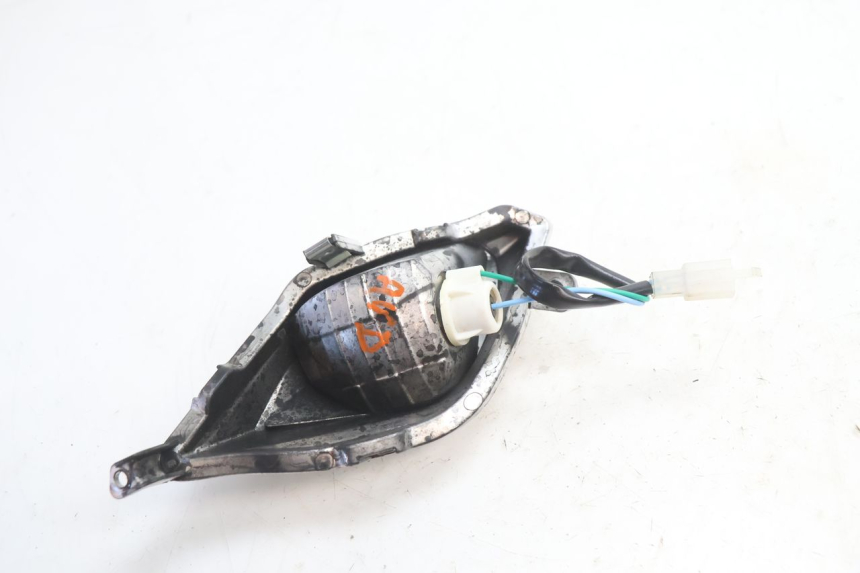 photo de CLIGNOTANT AVANT DROIT VASTRO STREET S 50 (2016 - 2021) - Zoom état d’usage