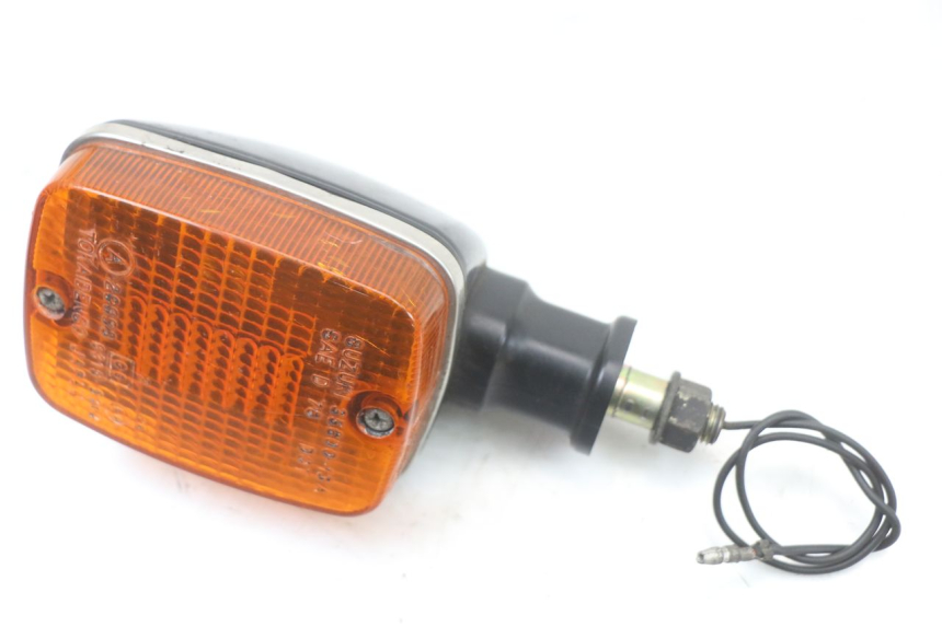 photo de CLIGNOTANT AVANT DROIT SUZUKI GSX E 250 (1982 - 1983)