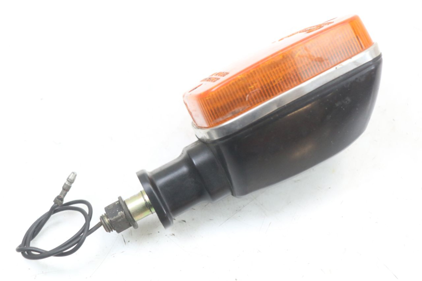 photo de CLIGNOTANT AVANT DROIT SUZUKI GSX E 250 (1982 - 1983)