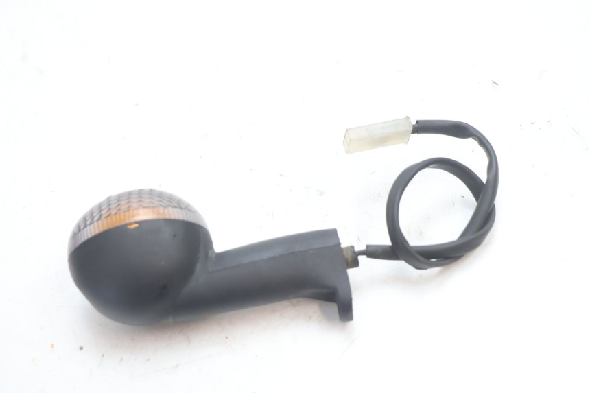 photo de CLIGNOTANT AVANT DROIT PEUGEOT TREKKER 50 (1995 - 2004) - Autre angle de vue