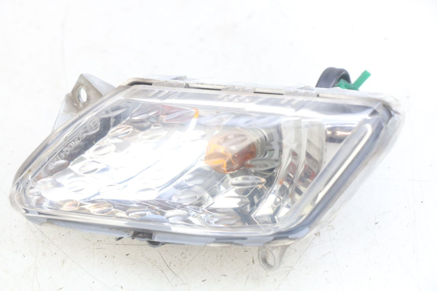 photo de CLIGNOTANT AVANT DROIT YAMAHA X-MAX XMAX 250 (2006 - 2009)