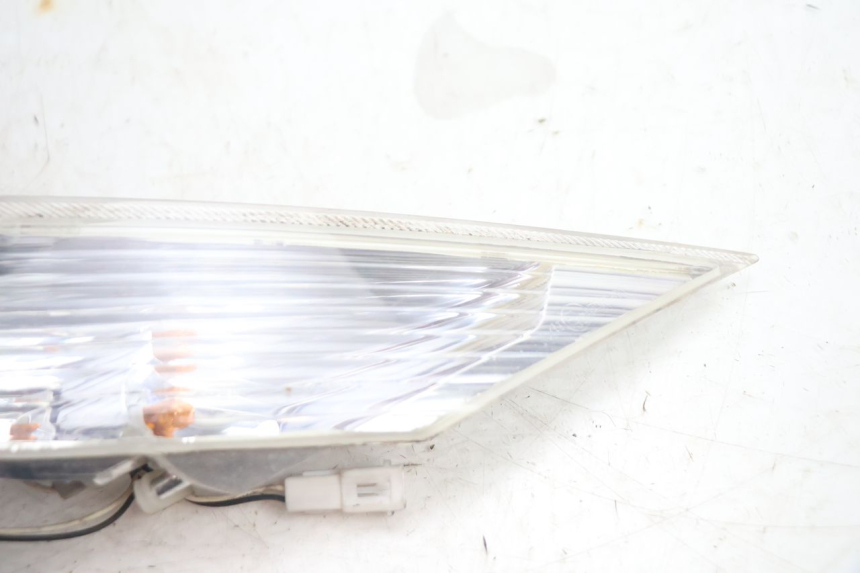 photo de CLIGNOTANT AVANT DROIT PIAGGIO X8 STREET 125 (2006 - 2007) - Zoom état d’usage