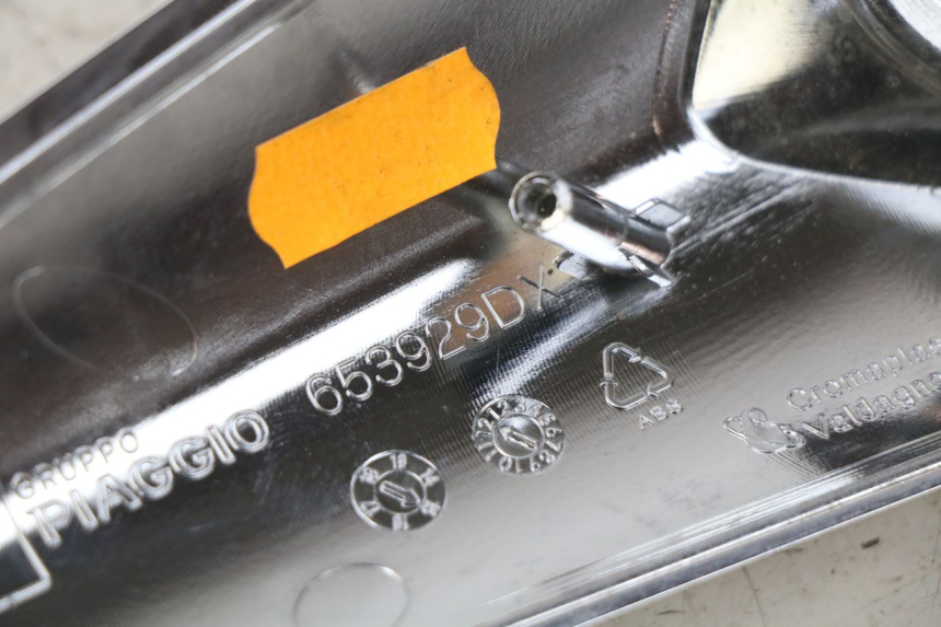 photo de CLIGNOTANT AVANT DROIT PIAGGIO XEVO - X EVO 125 (2007 - 2016)