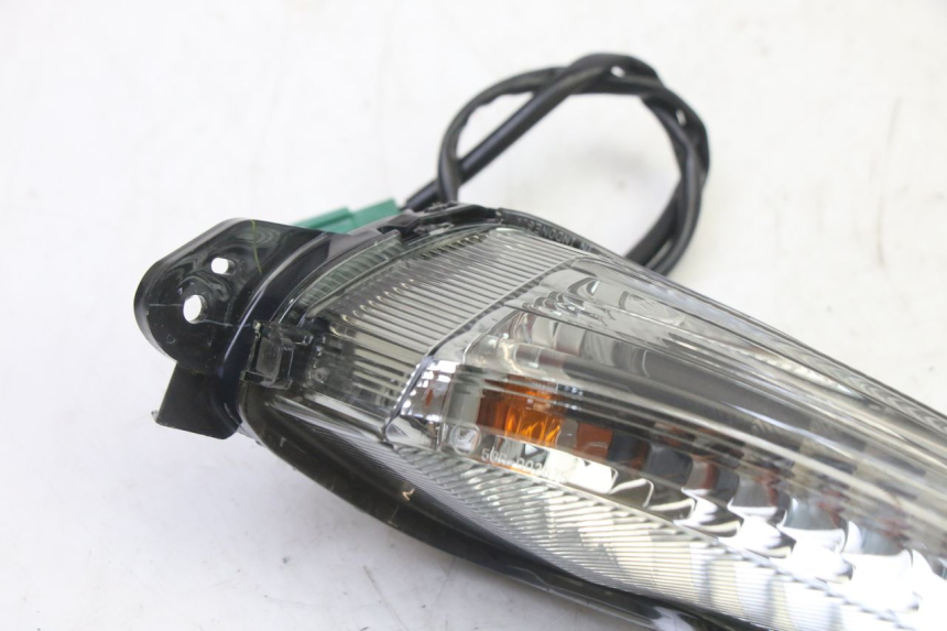 photo de CLIGNOTANT AVANT DROIT YAMAHA XMAX X-MAX 125 (2021 - 2025)