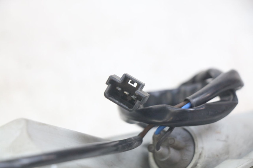 photo de CLIGNOTANT AVANT DROIT YAMAHA YP MAJESTY 400 (2004 - 2008)