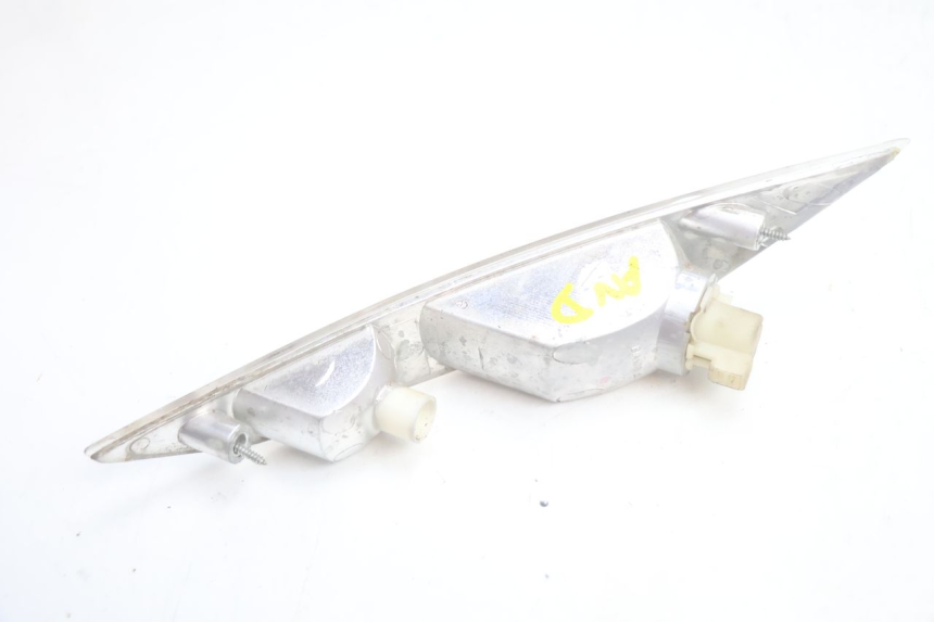 photo de CLIGNOTANT AVANT DROIT PIAGGIO ZIP 4T 50 (2006 - 2017) - Autre angle de vue