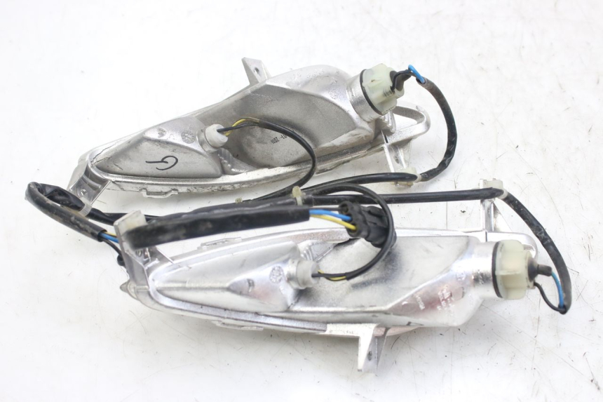 photo de CLIGNOTANT AVANT PIAGGIO FLY 4T 50 (2013 - 2017)