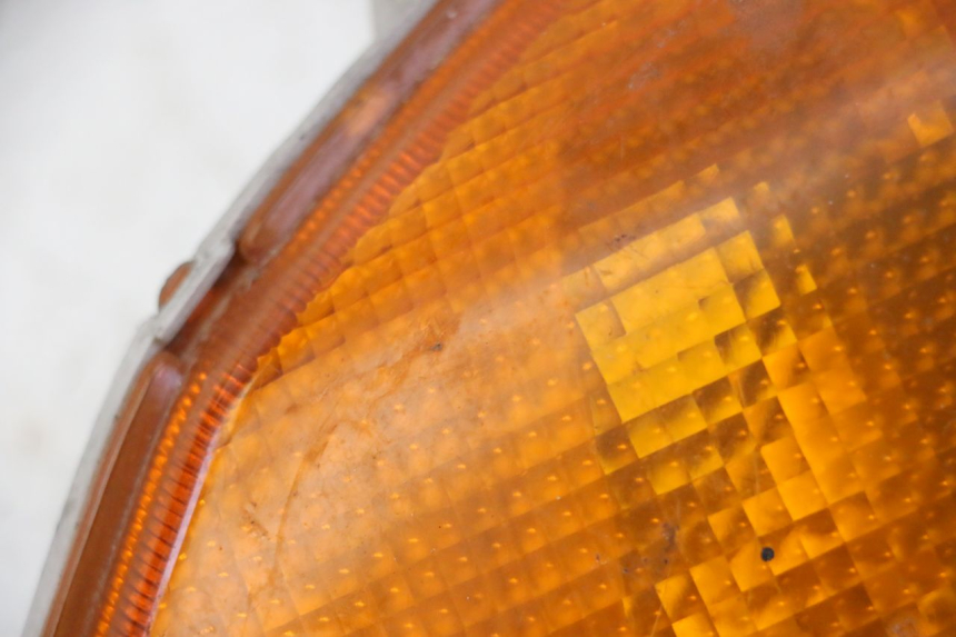 photo de CLIGNOTANT AVANT GAUCHE HONDA CBR F SC25 1000 (1989 - 1992)