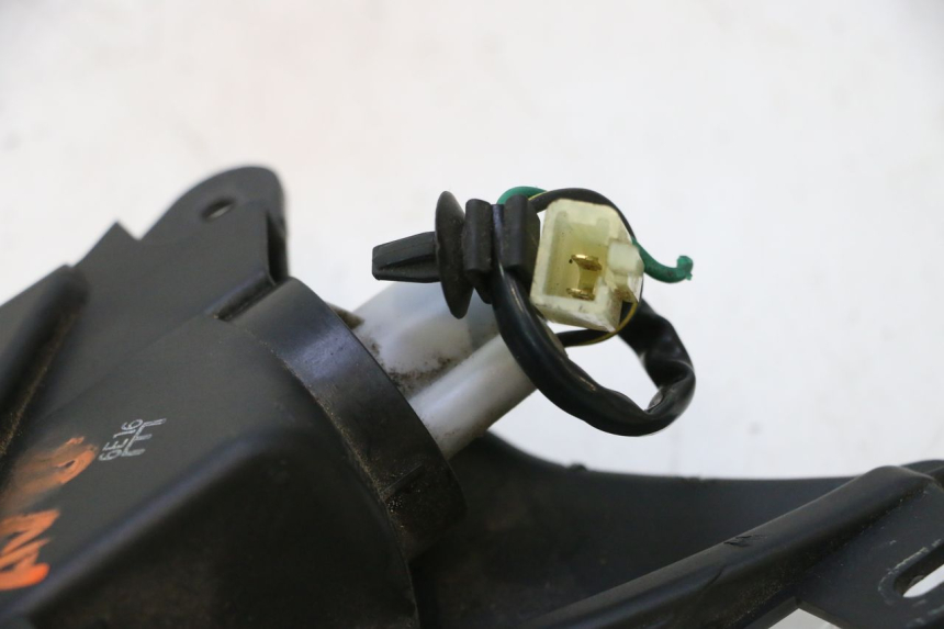 photo de CLIGNOTANT AVANT GAUCHE KAWASAKI ER-6 ER6 N 650 (2005 - 2009) - Autre angle de vue