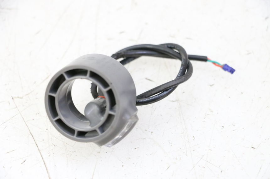 photo de CLIGNOTANT AVANT GAUCHE SEGWAY NINEBOT F65I 1