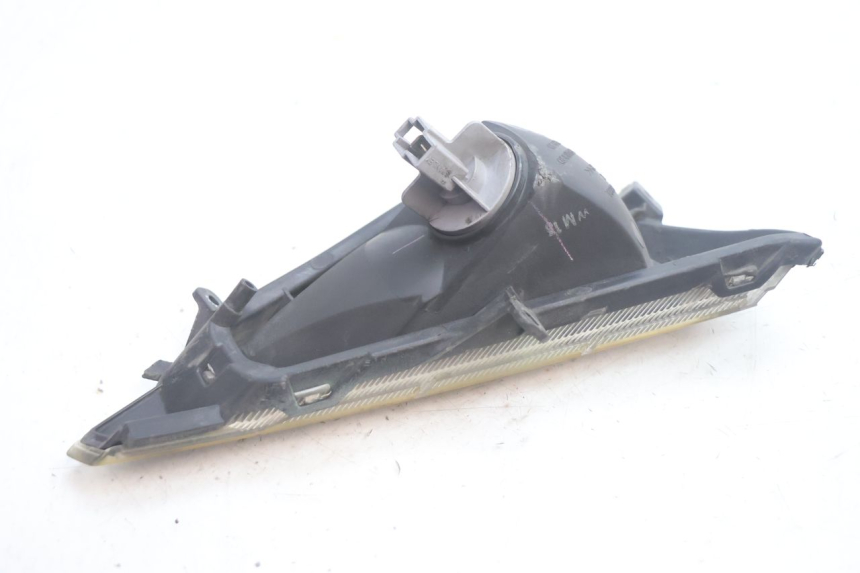 photo de CLIGNOTANT AVANT GAUCHE HONDA FJS SILVER WING SILVERWING 400 (2005 - 2008) - Gros plan technique