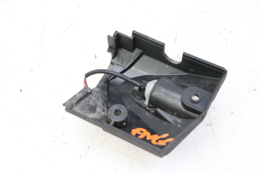 photo de CLIGNOTANT AVANT GAUCHE KUKIRIN G2 MASTER 1
