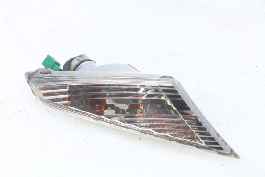 photo de CLIGNOTANT AVANT GAUCHE PEUGEOT GEOPOLIS 400 (2007 - 2013) - Autre angle de vue