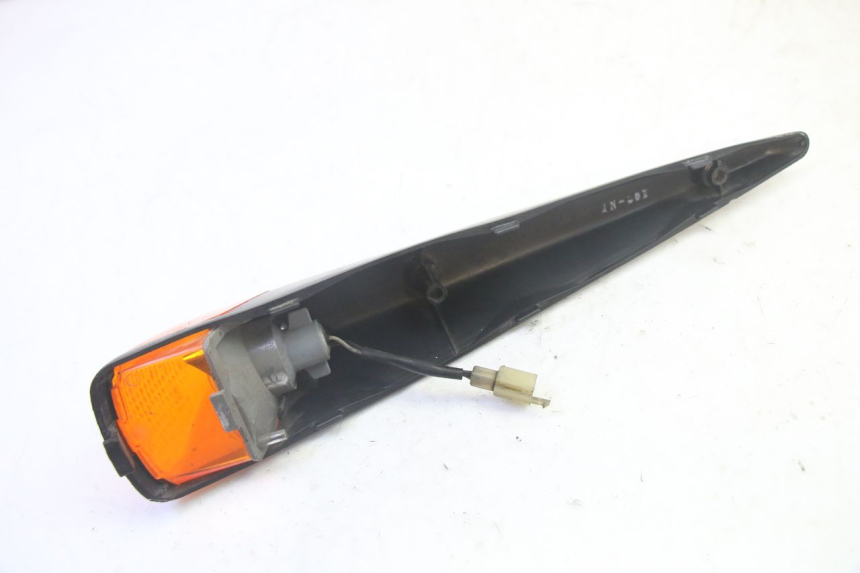 photo de CLIGNOTANT AVANT GAUCHE KAWASAKI GPZ RX 1000 (1986 - 1988) - Gros plan technique