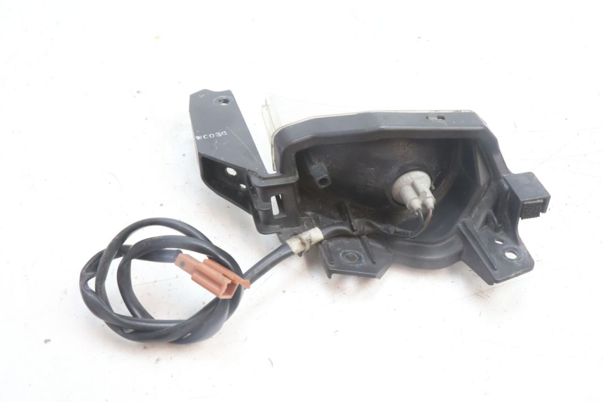 photo de CLIGNOTANT AVANT GAUCHE YAMAHA N-MAX NMAX 125 (2021 - 2024) - Vue d’ensemble