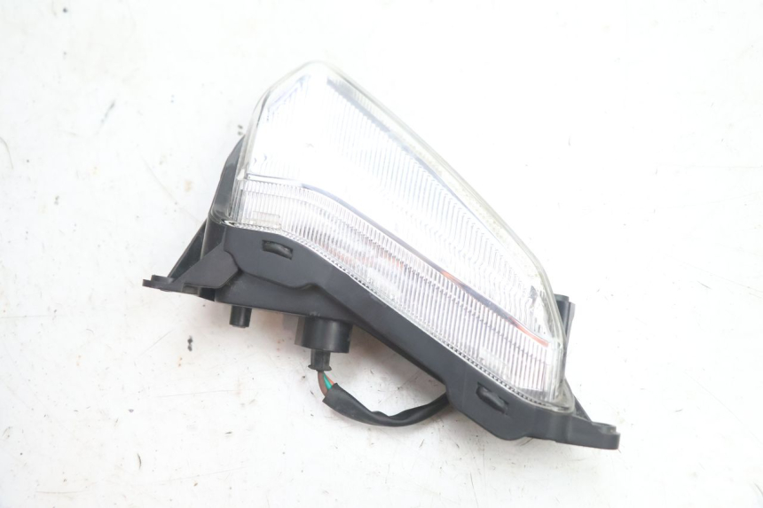 photo de CLIGNOTANT AVANT GAUCHE KYMCO LIKE 4T 50 (2019 - 2025) - Autre angle de vue