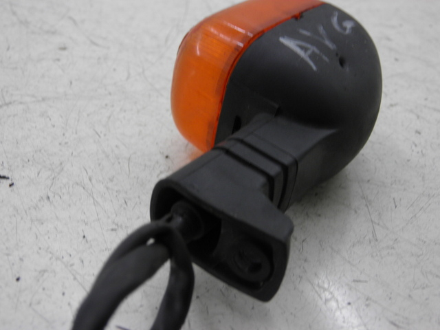 photo de CLIGNOTANT AVANT GAUCHE PEUGEOT LUDIX 50 (2008 - 2017)