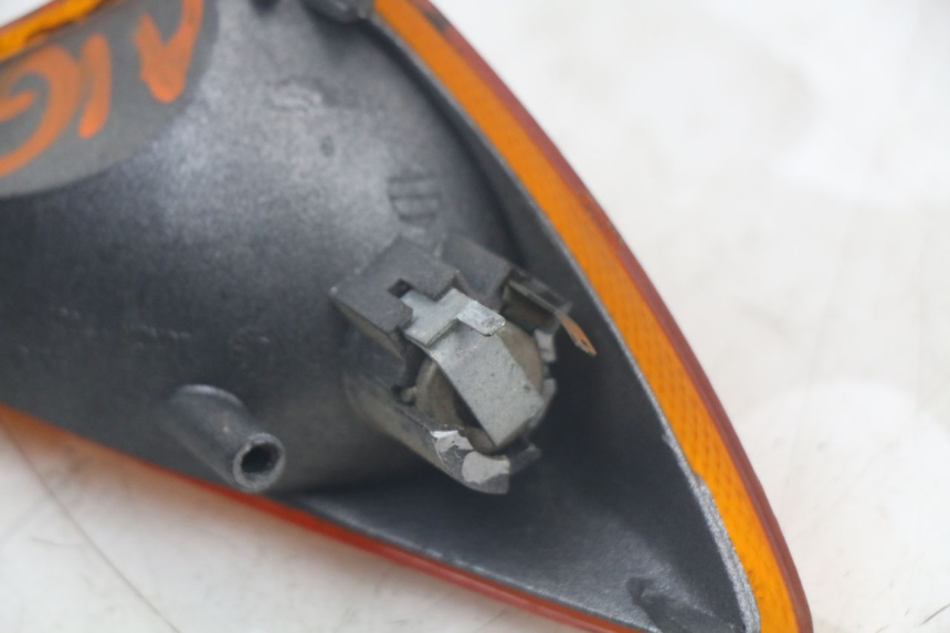 photo de CLIGNOTANT AVANT GAUCHE PEUGEOT SPEEDFIGHT 100 (1997 - 2007)