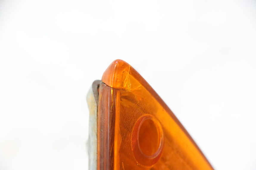 photo de CLIGNOTANT AVANT GAUCHE HONDA SH 125 (2001 - 2003) - Points de fixation