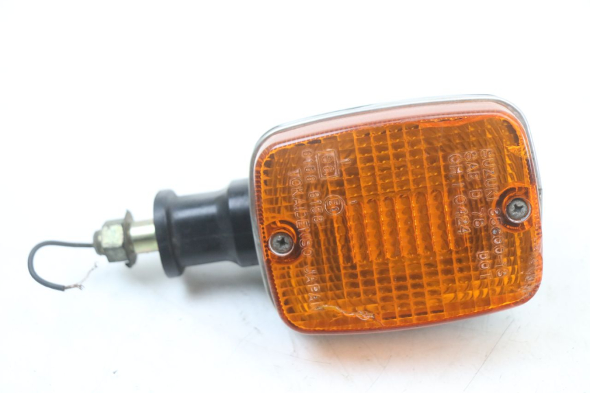 photo de CLIGNOTANT AVANT GAUCHE SUZUKI GSX E 250 (1982 - 1983)