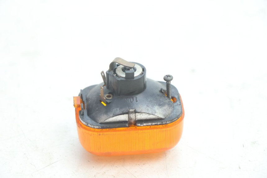 photo de CLIGNOTANT AVANT GAUCHE PEUGEOT TREKKER 50 (1995 - 2004) - Zoom état d’usage