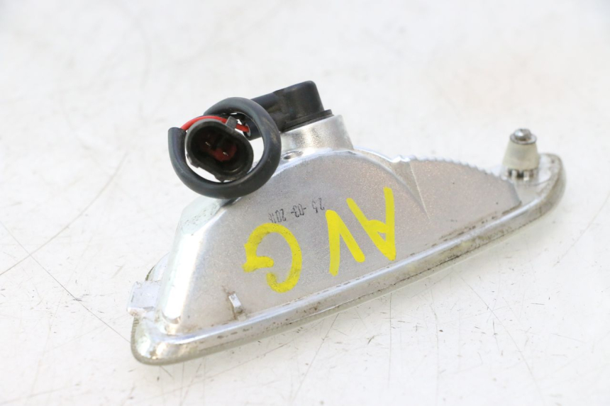 photo de CLIGNOTANT AVANT GAUCHE PIAGGIO VESPA PRIMAVERA 2T 50 (2013 - 2018) - Points de fixation